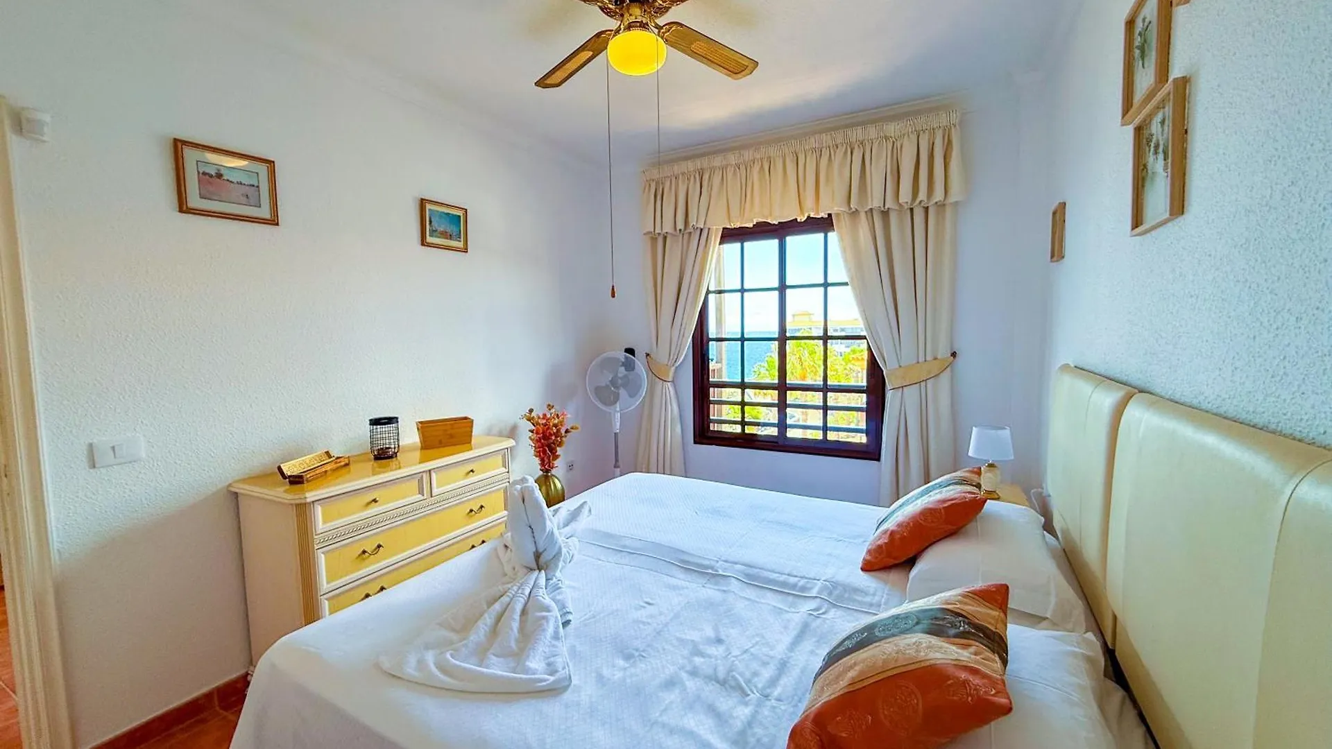 Magnificent Balcon With Sea And Pool View Daire Costa Del Silencio