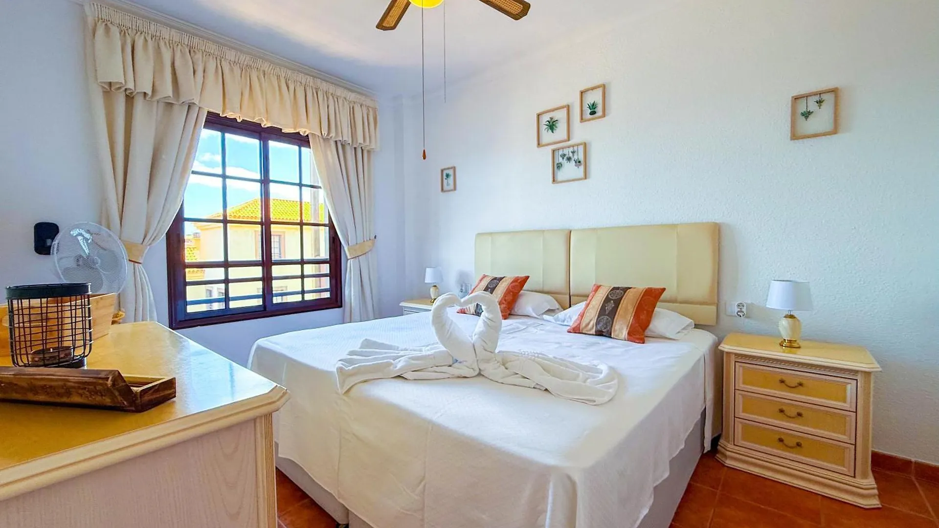 Magnificent Balcon With Sea And Pool View Daire Costa Del Silencio 0*,
