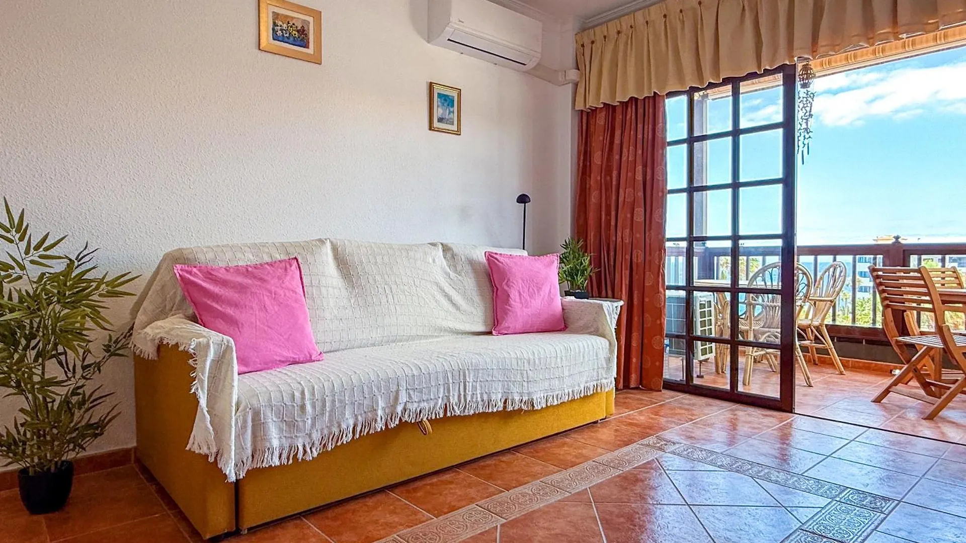 Magnificent Balcon With Sea And Pool View Daire Costa Del Silencio