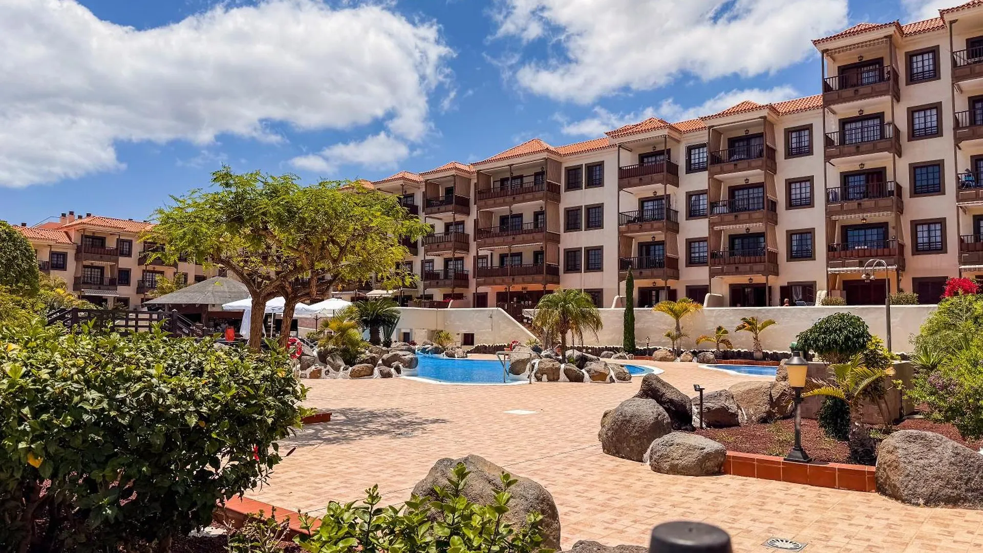 Magnificent Balcon With Sea And Pool View Daire Costa Del Silencio