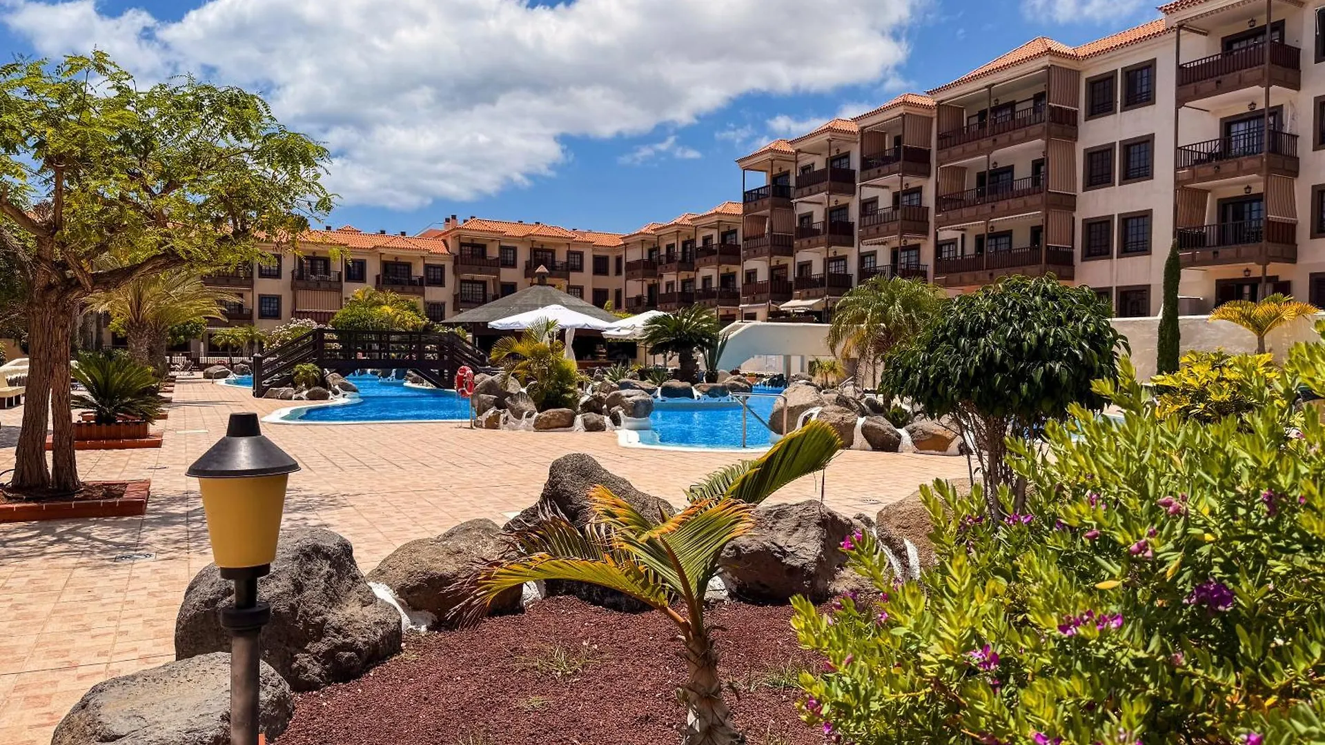 Magnificent Balcon With Sea And Pool View Daire Costa Del Silencio